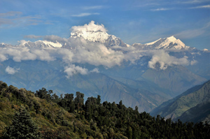 Traumhafte Aussicht auf den Himalaya Hauptkamm - wanderauszeit