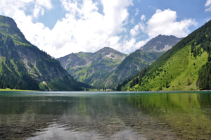 vilsalpsee-mit-wanderauszeit-im-tannheimer-tal.jpg